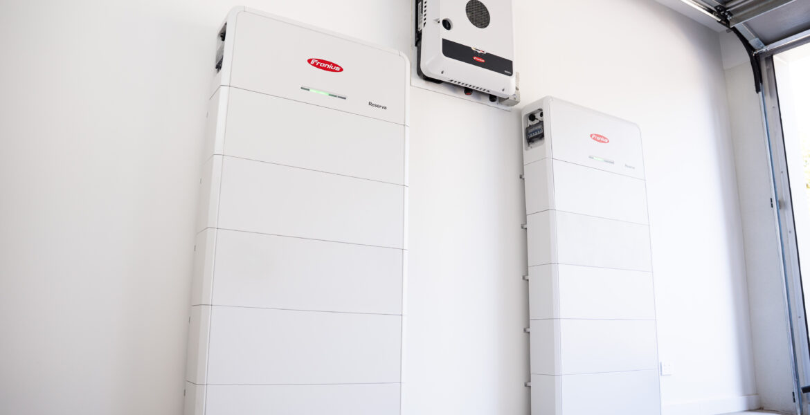 Choosing the Right Solar Battery for Your Home