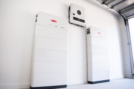 Choosing the Right Solar Battery for Your Home