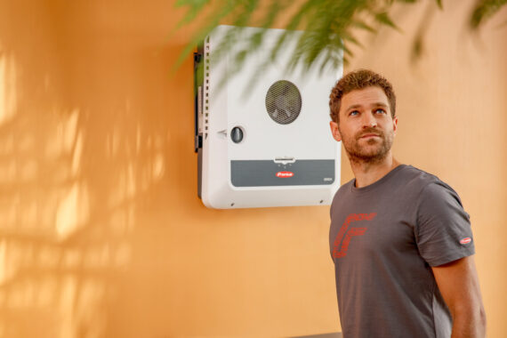 How long do solar inverters last? Lifespan, maintenance and what to expect