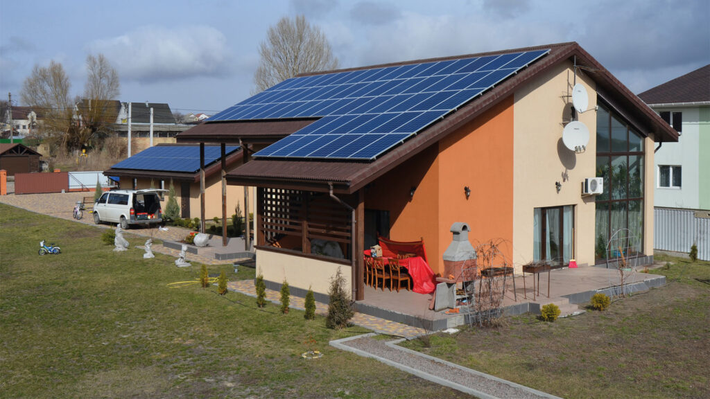 Das Gewicht eines größeren Modulfelds darf nicht unterschätzt werden. Daher muss vor der Montage die Statik geprüft werden.